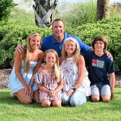 Derek__Ford's profile picture. Husband to @MonicaF_RN. Father to @emilyygracef, Dylan and Ashlea.