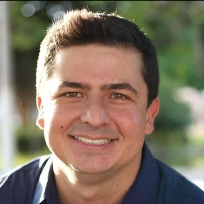 Advogado e empresário. Especializando em Liderança, Gestão de Equipes e Produtividade. Macapaense. Na batalha, sempre!