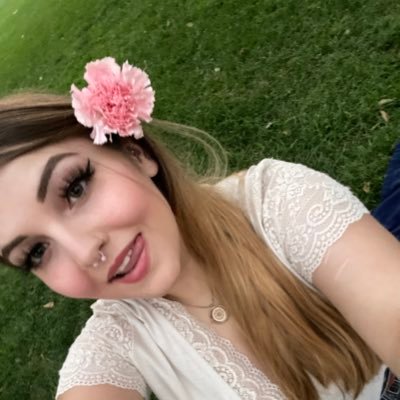 just_edgythings's profile picture. 18+ only 🤪 || quiet girl with a dirty mind || Brat || horny stoner || let me be your slut 😈