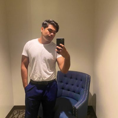 MichaelValen84's profile picture. ⭐️—_— 💧