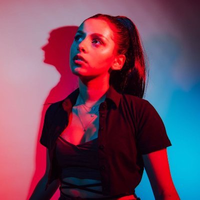 Emily Makis Profile