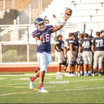 QB | C/O 2025 | HS Denton Ryan | student athlete |trained by :Calvin Davis | IQ over everything | #deadlylefty | new account: @deadlyleftyj6 | GPA: 3.75