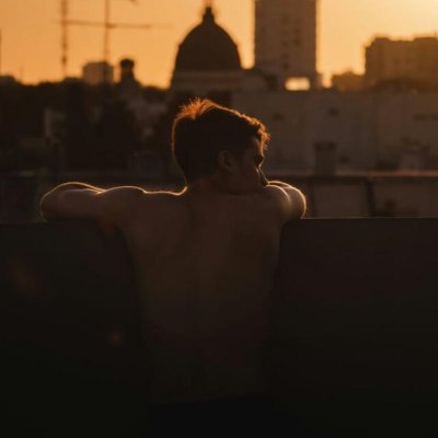 Chico 25 años, sumiso en proceso, me encanta ser wc humano de grupos de chicas. Puedes divertirte mucho en grupo con amigas, envía MD si estás interesada 😍