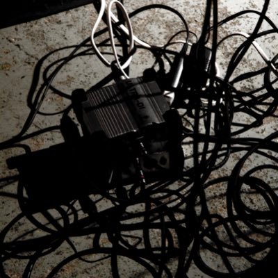 meta_affects's profile picture. エレクトロニクスでノイズ演奏をしています。サイケデリック・デュオの水性人間。電子音響ユニットANSONIC。あとはソロ名義でのハーシュノイズで活動中。元 theひゃくたたき。牛歩ながら、レーベルもやってます。