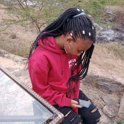 nelly_onjore's profile picture. Life is for the living