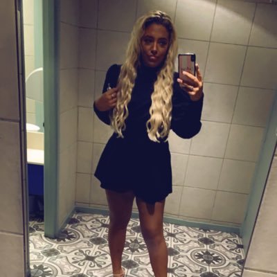 aimeewinter_'s profile picture. Instagram- aimeewinter___