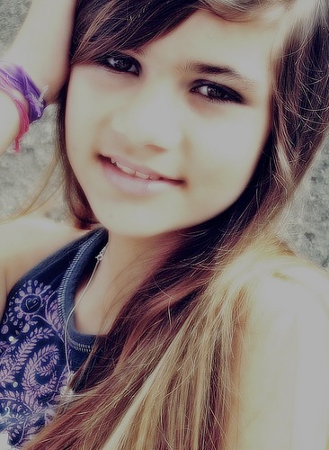 Aquelα que vc fαlα mαl, pαgα-pαu e fαz iguαl 'Nαo importα o quє єu diigα, Vocє irα vαlorizαr pєlo quє vê, julgαr pєlo quє ouviu & opinαr pєlo quє conhєcєu (!)