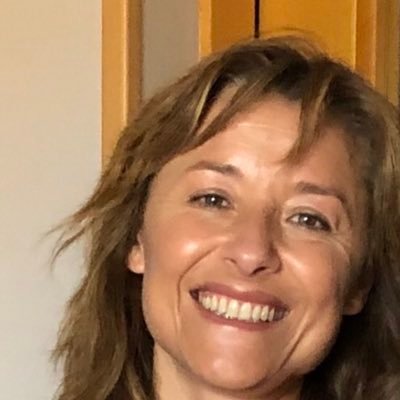 Doctora en Orientación Profesional. Licenciada en Pedagogía. Profesora-tutora en la UNED