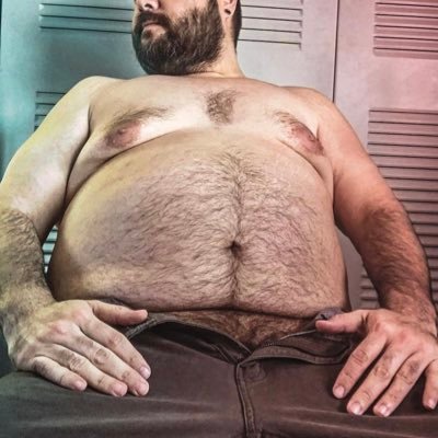 @ alola_bear on Instagram 👕 Graphic Designer 🐻🏳️🌈 Body positivity 🫶🍆🔞NSFW