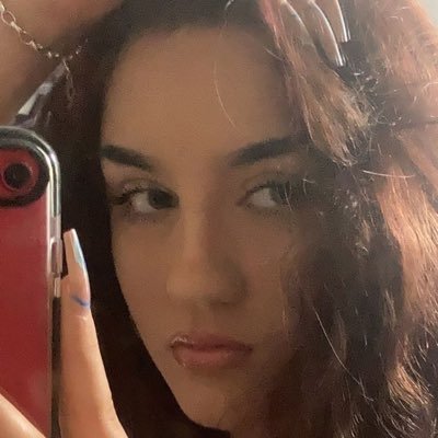 hippiebitch444's profile picture. cancer ♋️💜