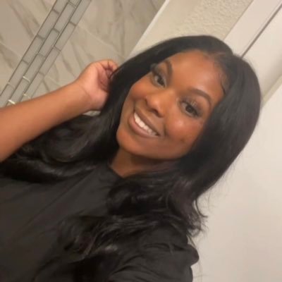 itssssniya's profile picture. 