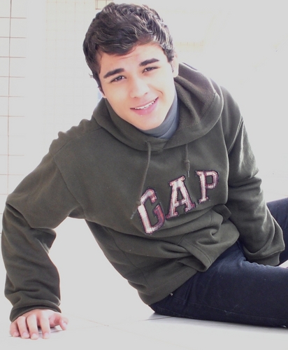 Fã Clube do maior e melhor colirio da @capricho  lindo de todos @vinigulfier, e espero que ele ganhe , votem mtoo : http://t.co/SwHIvX6HnB