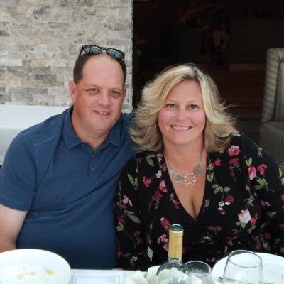 New to the swingers lifestyle, looking for other couples for fun. Both of us are 50. No single men please.🇨🇦