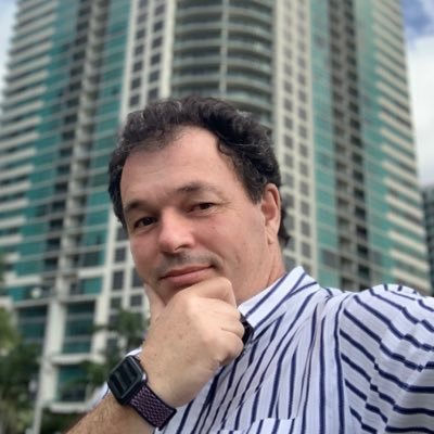 mikemarcial's profile picture. Lo mejor que nos ha pasado es lo peor que nos ha pasado.