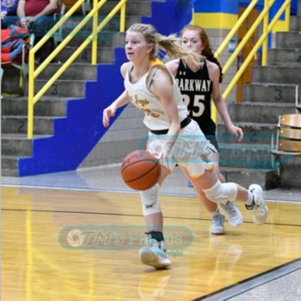 EmmaWill05's profile picture. dsj '24 | basketball | volleyball