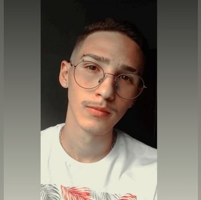 HM_SemFuturo's profile picture. ˙˙˙˙˙ınbɐ ɹǝʌǝɹɔsǝ ǝnb o ıǝs oãu