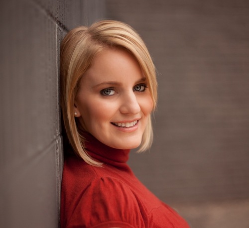 Journalist and Author, 31 DATES IN 31 DAYS. https://t.co/30LYiJYNtA Wife of Date 31. Award-winning TV news producer/writer. Editor. Wrangler of three precocious girls.