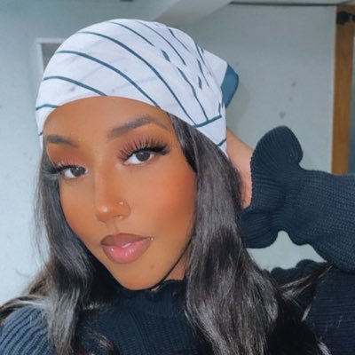 HibaakhA's profile picture. 