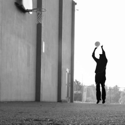 mikebro65302392's profile picture. I enjoy words, taking photos and collecting vinyl records. Always have an eye on the sky. Afflicted with geezeritis. Photos are mine. 🏀📚🎶📸🐦🌙🖋