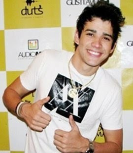 sigam: @nandamartinho @leticiakarolin1 Amamos Gusttavo Lima!