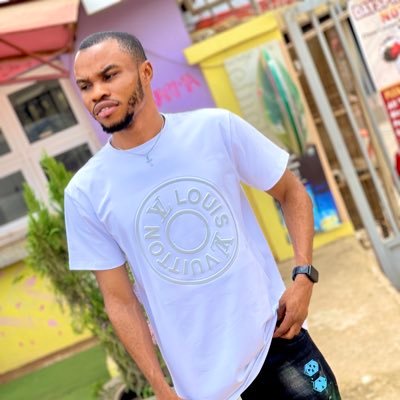 rishy_white's profile picture. Inner Light💡