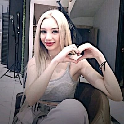 myuzunmakarnam_'s profile picture. 