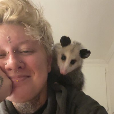 Just your everyday average opossum lady here. she/her. married to the most beautiful woman ever.