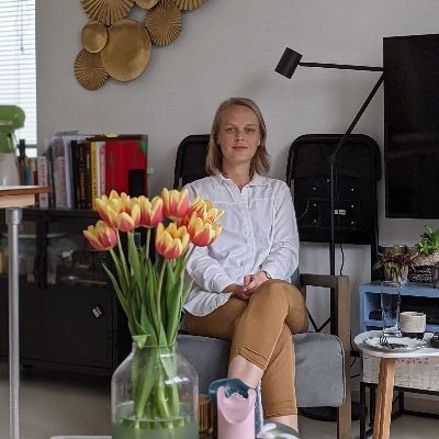 Assistant prof Urban Studies |  PhD @tudelftTBM | Participatory design & place-making | Hobby baker | Meditation @Zen_nl | she/her