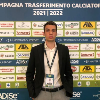 ✍🏻 Giornalista pubblicista - 👨🏻‍🎓 Laureato in Scienze della Comunicazione - 👨🏻‍💻 @laroma24 e @okcalciomercato - 📻 Speaker radiofonico @cssport1015