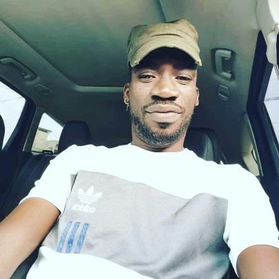 IsmaelCool10's profile picture. Souriant à tout le monde et sympa