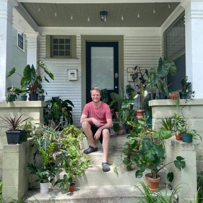 Follow: https://t.co/rORV3mvq3r 

The REAL Plant Daddy
Grand Rapids, MI
100+ Rare plants, plant advice, cuttings for sale/trade
Plant giveaways