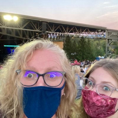 RoadTripsFeedMe's profile picture. Freelance journalist and owner of family travel blog Road Trips for Families. Road trips, food, and the occasional geocache.