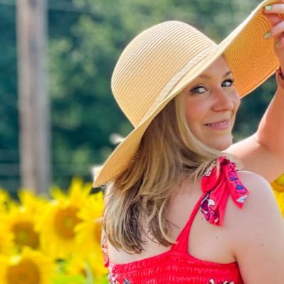 instrumental music teacher. Clarinetist. Nature lover. Proud Rutgers Alumna. Craft beer enthusiast. Fashion blogger.