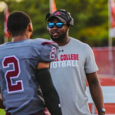 Assistant RB’s Coach @SFA_Football | Sterling College Alum | Denton HS alum