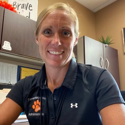 Wife•Mom of 2•🏀Coach•Fitness Fan•Sunshine/Beach Lover☀️•Proud Palmyra Cougar•Principal at Lingle Avenue Elementary School 🐾• Trainer of Restorative Practices