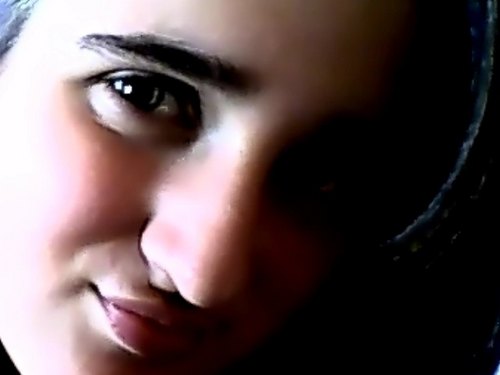 uma garota meiga, sincera, simpatica, comprensiva, capricorniana,estudante, amo musica , Sigam aki !!