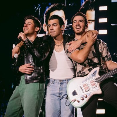 Jbponed's profile picture. you dont like the jonas brothers? thats ok, but youre missing out! follow me x)
