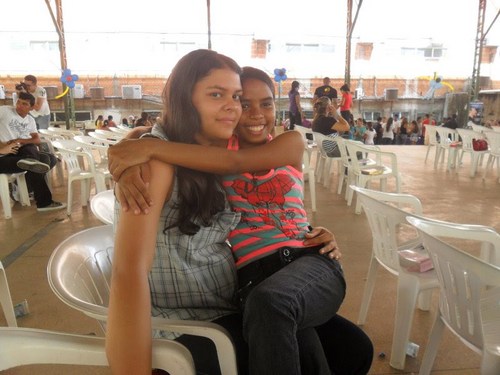 gicelledotosa's profile picture. ''A crise naum a fasta amigos apenas o seleciona''