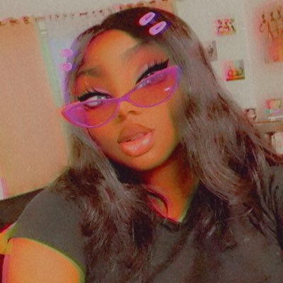 Mamí,👩👧👦 Actress , Singer, & whatever else I wanna be|🤟🏾𝟚 𝟚 💥
