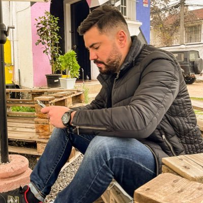 Contador, empresario y papá de una linda Frenchie. Retomando Twitter porque el feed de IG ya no me sirve