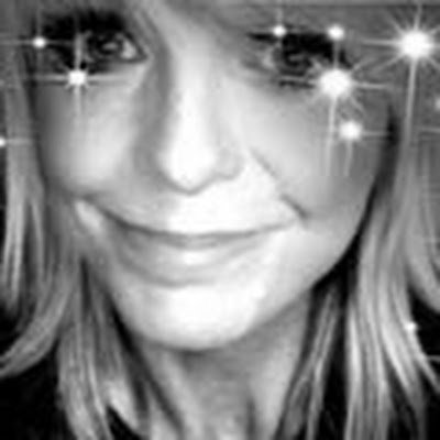 MployApril's profile picture. 