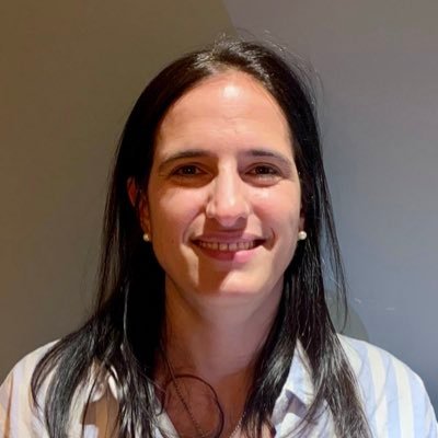 From UY 🇺🇾 Living in CA 🇺🇸 Mom of 2 👨👩👧👦 Coding In JS 🖥 ⌨️ Architect 📐 Like to sketch ✏️ Endless learner 📖 Casual runner 🏃🏽♀️