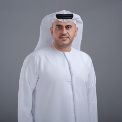 مهندس مدني و إعلامي و بحار وصاحب أعمال حرة ، معجب بقانون اليقين ( الجذب ) ، متفائل ، لا احب التشاؤم .