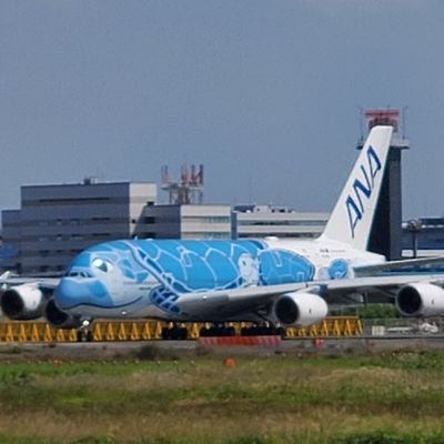 成田空港メインに✈️を眺めております😊
航空業界、まだまだわからないことがたくさんありますが、よろしくお願いします😊
B747、AIR CANADA、STARFLYER好みます😊
航空管制、航空気象にも興味があります。