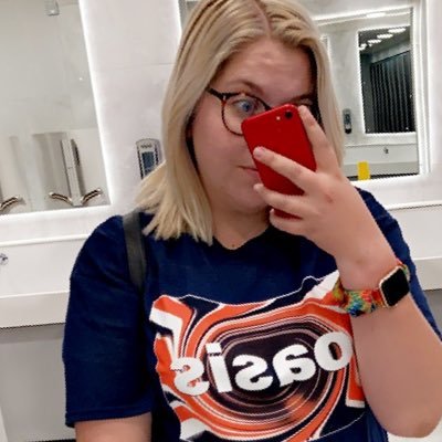 LittleDiz95's profile picture. Don't shoot for the stars... Shoot Higher!⚡