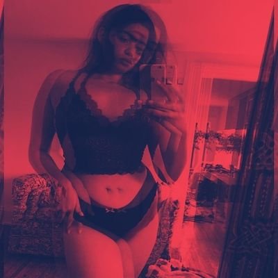 RougeViolet1's profile picture. NSFW / She Her / 22 / always horny