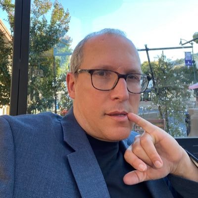 hugomatically's profile picture. I program robots to take my job.