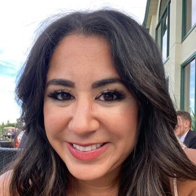 Wife to my high school sweetheart💑..Mom of 2 spunky kids🎀🚒..4th grade math & science teacher🌟..love and positivity promoter 💗