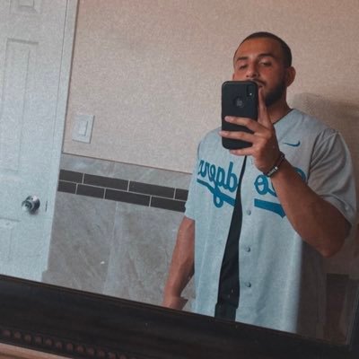 mmonroy24's profile picture. The bigger the pansa, the better the chansa foo