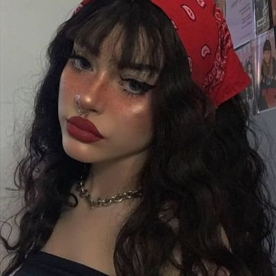 Cemreblue's profile picture. slm canım ben amcanım